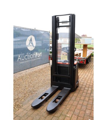 Toyota SWE140 Electric Stacker 1400kg 3.25m 2017 SWE140 2017 2 image 7