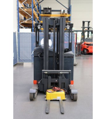 Linde R14 Electric Reach Truck 1400kg 5.09m 2005 R14 2005 2 image 22