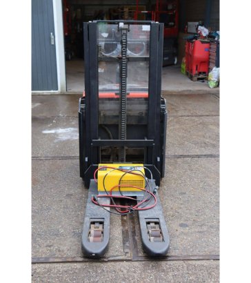 Stacker BT SWE200D Electric 2000kg 2015 BT SWE200D 2015 2 image 8