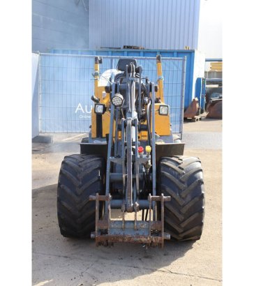 Articulated loader Giant V451T Diesel 45hp 2005 Giant V451T 2005 2 Wheel Loaders image 8
