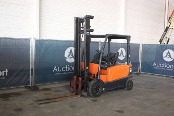 Forklift Hyster J3.0XN-861 Electric 2880kg 4.1m 2010 J3.0XN-861 2010 2 Forklift image 8