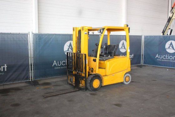 Hyster J2.5XN Electric Forklift 2360kg 4.95m 2012 J2.5XN 2012 2 Forklift image 8