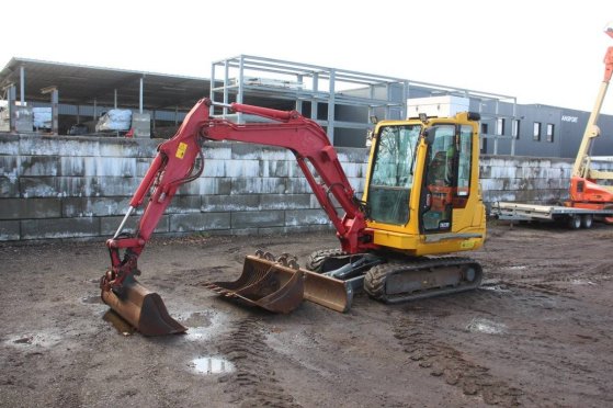 Crawler excavator Takeuchi TB235 Diesel 22kW 2014 TB235 2014 2 Crawler Excavators image 8