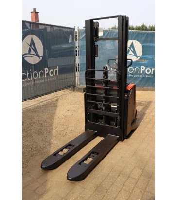 Stacker BT SWE 140L Electric 1400kg 2.65m 2015 BT SWE 140L 2015 2 image 8