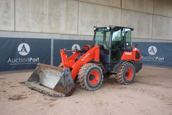 Kubota R090 Diesel Wheel Loader 2023 R090 2023 2 Wheel Loaders image 8
