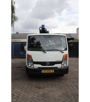 Crane truck Nissan Cabstar 35.13 Diesel 131hp 2008 Cabstar 35.13 2008 2 Crane trucks image 8