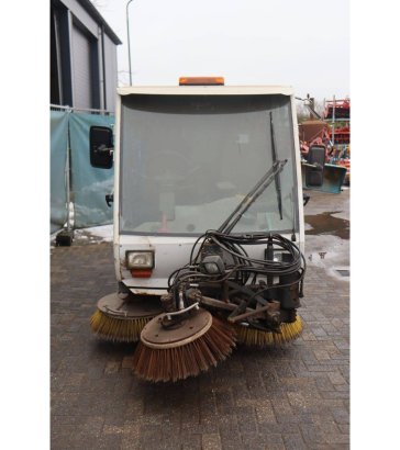 Tennant A60 Diesel Sweeper 2006 TENNANT A60 2008 2 image 8