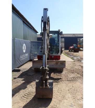 Crawler excavator Takeuchi TB235 Diesel 22kW 2014 TB235 2014 2 Crawler Excavators image 8
