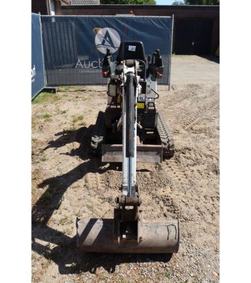 Bobcat E10 Diesel Mini Excavator E10 2 image 8