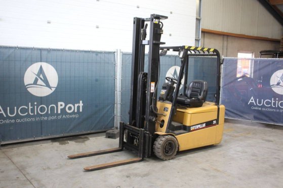 Caterpillar EP20KT Electric Forklift 2000kg 4.03m 2005 EP20KT 2005 2 Forklift image 8