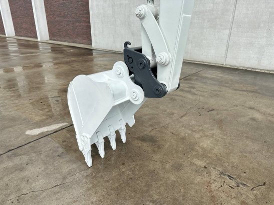 Midi excavator Takeuchi TB135 Diesel 2014 TB135 2014 2 image 8
