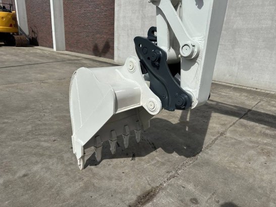 Midi excavator TAKEUCHI TB175 TB175 2011 2 Crawler Excavators image 8