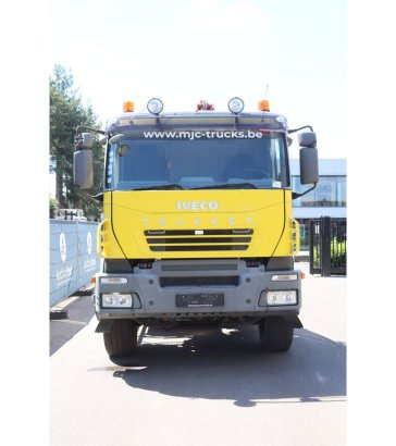 Crane truck Iveco Trakker 350 6x4 Diesel 2006 Trakker 350 6x4 HOOKLIFT + CRANE FASSI F120.22 (5/6 F) 2006 2 Crane trucks i...