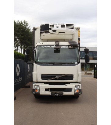 Box truck Volvo FL240 Refrigerated Diesel 2010 FL240 2010 2 image 8