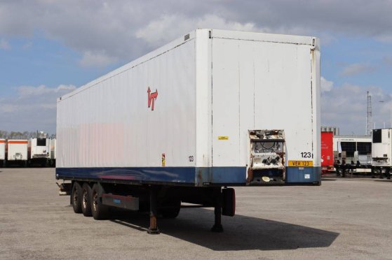 Closed Semi-Trailer Krone SD 36000kg 2011 9357 2011 2 Box semi-trailers image 8
