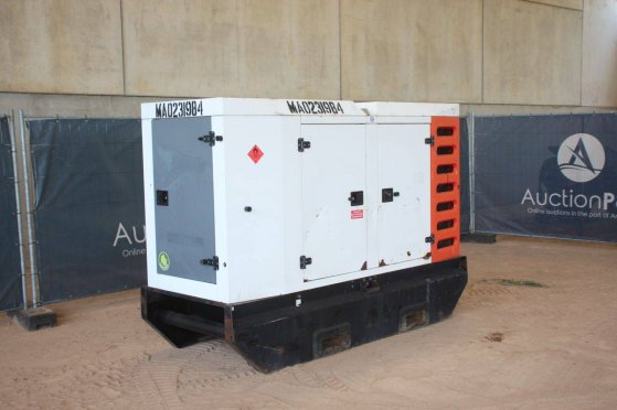 Generator SDMO R90C3 Diesel 80kVA 2011 SDMO R90C3 2011 2 Generators image 8