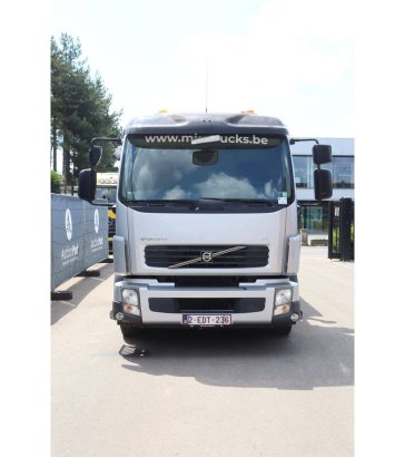 Volvo FL 240 Diesel Crane Truck 2011 FL 240 2011 2 Crane trucks image 23