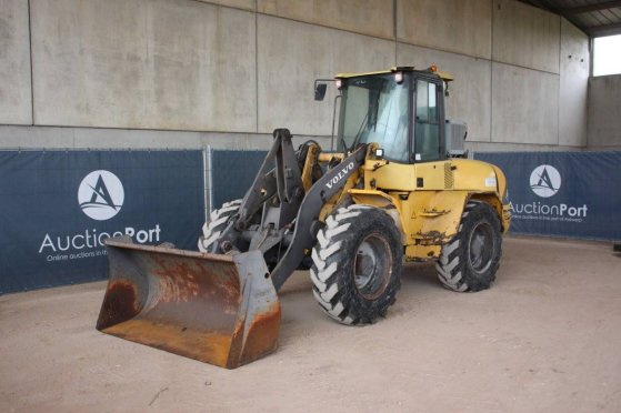 Volvo L45B-TP Diesel Wheel Loader 74kW 2003 L45B-TP 2003 2 Wheel Loaders image 8