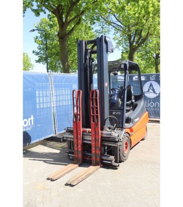 Linde E25-02 Electric Forklift 2500kg 5.3m 2011 E25-02 2011 2 Forklift image 8