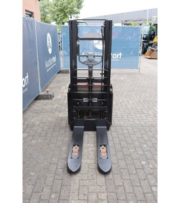 Stacker BT SWE140L Electric 1400kg 2.6m 2015 BT SWE140L 2015 2 image 8