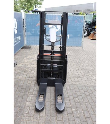 Stacker BT SWE140L Electric 1400kg 2.65m 2015 BT SWE140L 2015 2 image 8