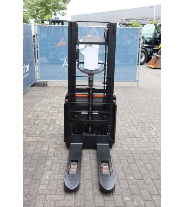 Stacker BT SWE140L Electric 1400kg 2.65m 2016 BT SWE140L 2016 2 image 8