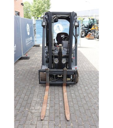 Linde E16-02 Electric Forklift 1600kg 4.0m 2016 E16-02 2016 2 Forklift image 8