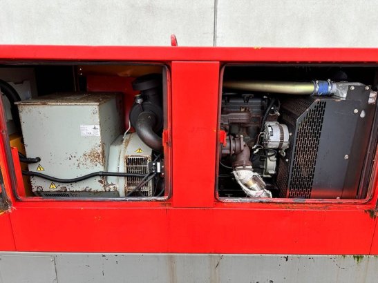 Generator Gesan DPS100 Diesel 2005 GESAN DPS100 2005 2 Generators image 8