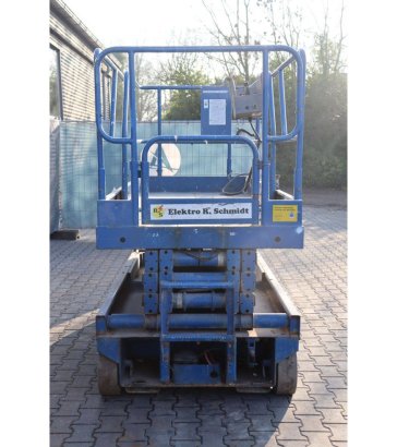 UpRight Electric Scissor Lift UpRight 2 Scissor Lifts image 23