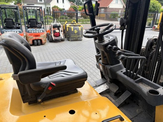 Caterpillar EP25K Electric Forklift 2500kg 4.75m 2009 EP25K 1997 2 Forklift image 8