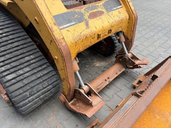 Skid steer loader Caterpillar 277B Diesel 57kW 2005 277B 2005 2 image 8
