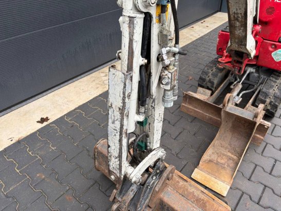 Mini excavator Takeuchi TB210R Diesel 8.8kW 2015 TB210R 2015 2 image 8