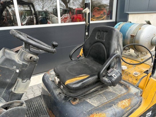 Forklift Caterpillar GP25N LPG 2500kg 2011 GP25N 2011 2 Forklift image 8
