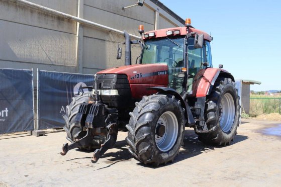 Tractor Case IH MX135 Diesel 2002 IH MX135 2002 2 image 8