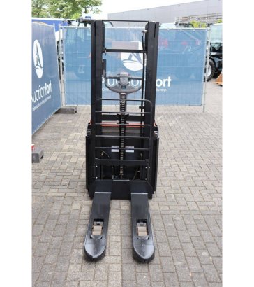 Stacker BT SWE140L Electric 1400kg 2.65m 2015 BT SWE140L 2015 2 image 8