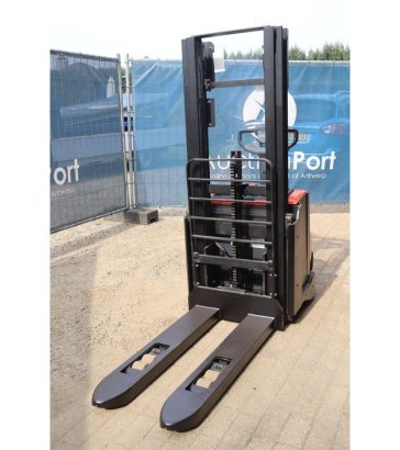 Stacker BT SWE140L Electric 1400kg 2.65m 2015 BT SWE140L 2015 2 image 8