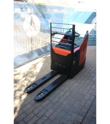 Toyota LPE250 Electric Pallet Truck 2500kg 2020 LPE250 2020 2 Pallet trucks image 8