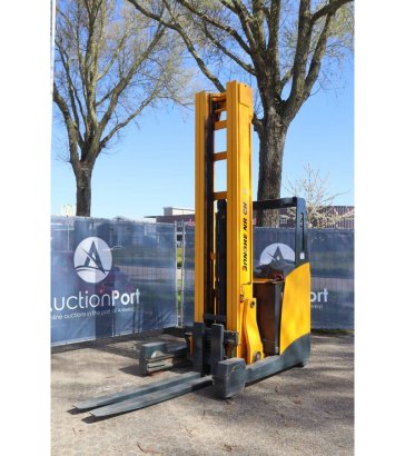 Jungheinrich ETV320 Electric Reach Truck 2000kg 8.42m ETV320 2 image 8