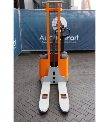 Still Electric Stacker 1000kg 1.86m 2 image 8