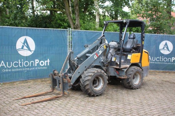 Articulated loader Giant V452T Diesel 26.5kW 2011 (Margin) Giant V452T 2011 2 Wheel Loaders image 8