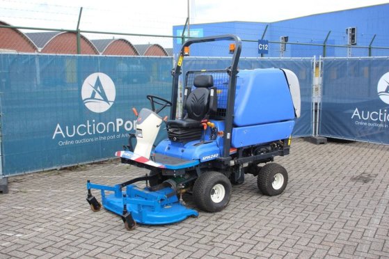 Ride-on mower Iseki SFH 240 High-discharge 4x4 Diesel 27hp 2015 Iseki SFH 240 Hooglosser 2015 2 image 8
