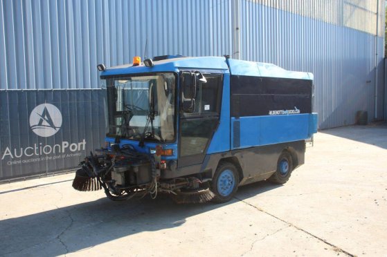 Sweeper Ravo 5002 SI CD Diesel 81kW 2000 Ravo 5002 SI CD 2000 2 image 8