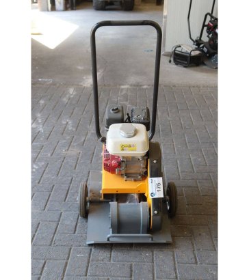 Giant GP1345G Petrol Vibratory Plate 2025 Giant GP1345G 2025 2 image 8