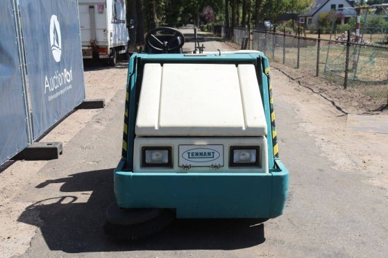 Sweeper Tennant 6400 Diesel 12kW 2002 TENNANT 6400 2002 2 image 8