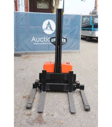 Stacker BT HWE100S Electric 1000kg 1.54m 2009 BT HWE100S 2009 2 image 8