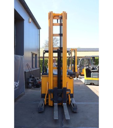 Jungheinrich ETV 114 Electric Reach Truck 1400kg 8.72m 2011 ETV 114 2011 2 image 8