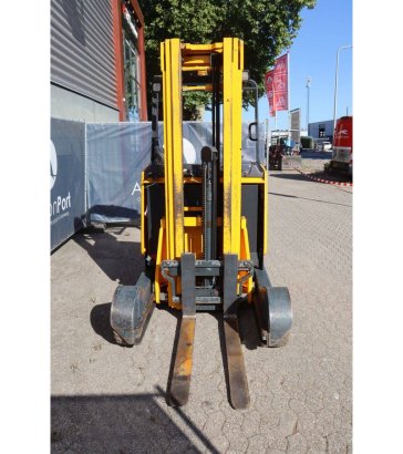 Jungheinrich Reach Truck ETVC 16 Electric 1600kg 5.6m 2006 ETVC 16 2006 2 image 8