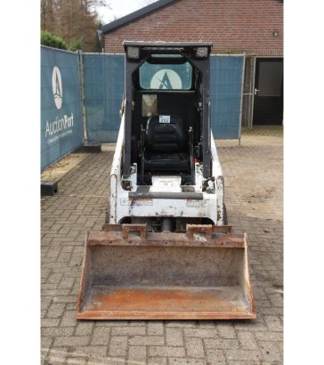 Skid steer loader Bobcat S70 Diesel 2014 S70 2014 2 Wheel Loaders image 8
