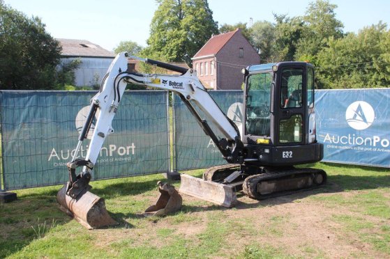 Crawler excavator Bobcat E32 Diesel 24kW 2016 E32 2016 2 Crawler Excavators image 8