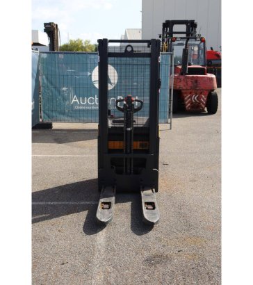 Linde L14 Electric Stacker 1400kg 2021 10042 2021 2 image 8